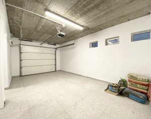 Maison 4 chambres à vendre dans Floresti