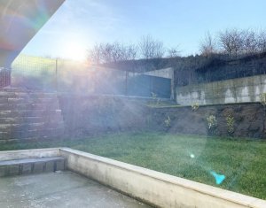 Maison 4 chambres à vendre dans Floresti