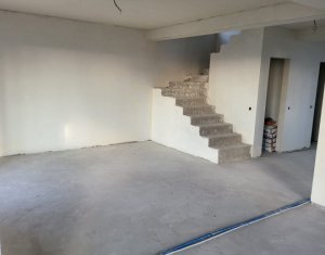 House 4 rooms for sale in Dezmir