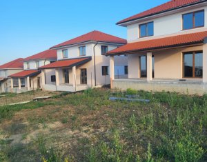 House 4 rooms for sale in Dezmir