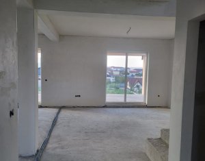 House 4 rooms for sale in Dezmir