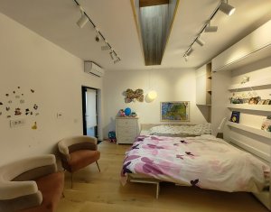 Oportunitate! Centrul vechi, cabinet medical & apartamente