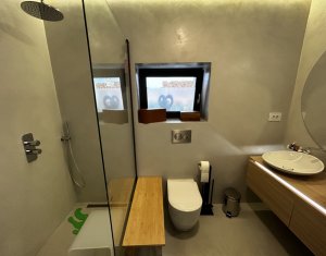 Oportunitate! Centrul vechi, cabinet medical & apartamente