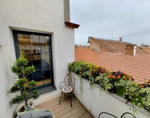 Oportunitate! Centrul vechi, cabinet medical & apartamente