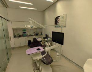 Oportunitate! Centrul vechi, cabinet medical & apartamente