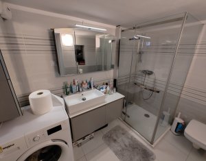 Oportunitate! Centrul vechi, cabinet medical & apartamente