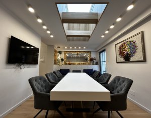 Oportunitate! Centrul vechi, cabinet medical & apartamente