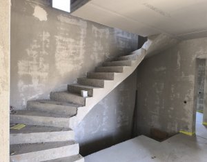 House 6 rooms for sale in Baciu