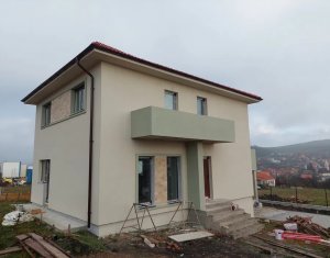 Ház 4 szobák eladó on Chinteni