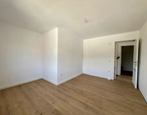 Maison 4 chambres à vendre dans Floresti