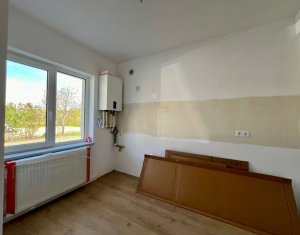 Maison 4 chambres à vendre dans Floresti