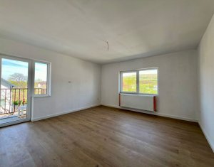 Maison 4 chambres à vendre dans Floresti