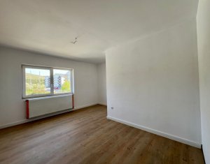 Maison 4 chambres à vendre dans Floresti