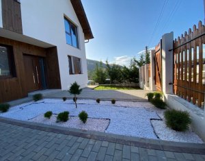 Ház 4 szobák eladó on Salicea, Zóna Centru