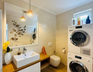 Maison 4 chambres à vendre dans Floresti