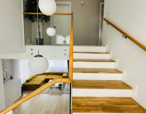 Maison 4 chambres à vendre dans Floresti