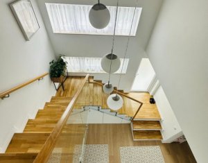 Maison 4 chambres à vendre dans Floresti