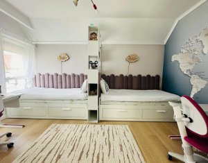 Maison 4 chambres à vendre dans Floresti