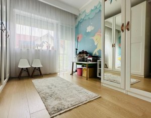 Maison 4 chambres à vendre dans Floresti