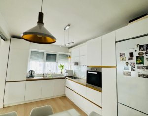 Maison 4 chambres à vendre dans Floresti