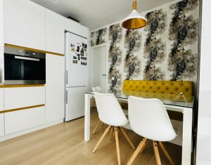 Maison 4 chambres à vendre dans Floresti