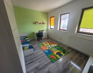 Maison 4 chambres à vendre dans Dezmir, zone Centru