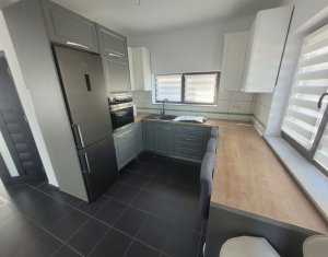 Maison 4 chambres à vendre dans Dezmir, zone Centru