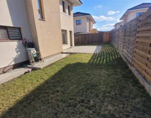 Maison 4 chambres à vendre dans Dezmir, zone Centru