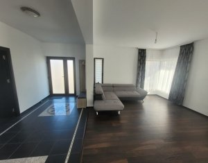 Maison 4 chambres à vendre dans Dezmir, zone Centru