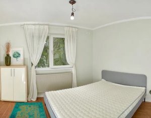 Appartement 4 chambres à vendre dans Cluj-napoca, zone Manastur