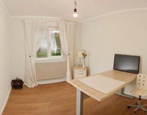 Appartement 4 chambres à vendre dans Cluj-napoca, zone Manastur