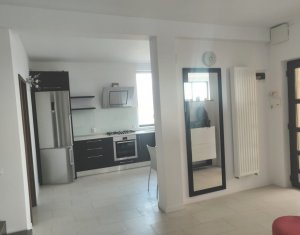Maison 4 chambres à vendre dans Floresti