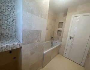 Appartement 3 chambres à vendre dans Cluj-napoca, zone Intre Lacuri