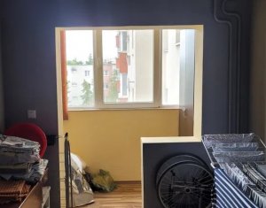 Appartement 4 chambres à vendre dans Cluj-napoca, zone Manastur