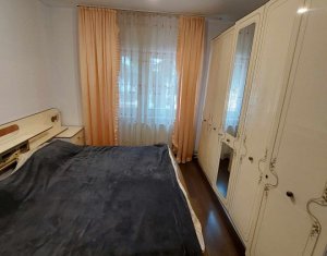Appartement 4 chambres à vendre dans Cluj-napoca, zone Manastur