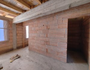 Maison 4 chambres à vendre dans Pata, zone Centru