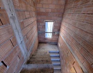 Maison 4 chambres à vendre dans Pata, zone Centru