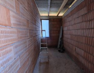 Maison 4 chambres à vendre dans Pata, zone Centru