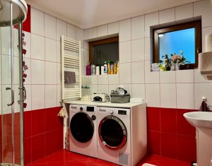 Maison 4 chambres à vendre dans Floresti