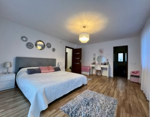 Maison 4 chambres à vendre dans Floresti