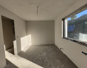 Maison 4 chambres à vendre dans Chinteni, zone Centru