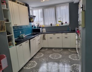 Maison 5 chambres à vendre dans Floresti