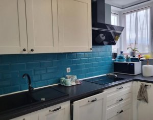 Maison 5 chambres à vendre dans Floresti