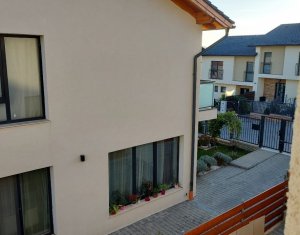 Maison 4 chambres à vendre dans Cluj-napoca, zone Dambul Rotund
