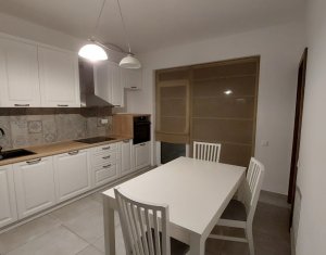 Maison 4 chambres à vendre dans Cluj-napoca, zone Dambul Rotund