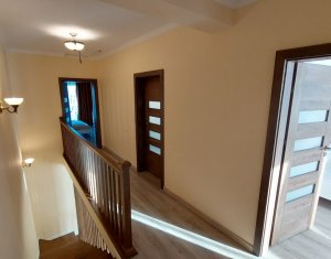 Maison 4 chambres à vendre dans Cluj-napoca, zone Dambul Rotund