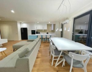 Appartement 4 chambres à vendre dans Cluj-napoca, zone Intre Lacuri