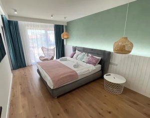 Appartement 4 chambres à vendre dans Cluj-napoca, zone Intre Lacuri