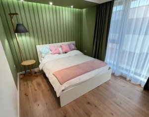 Appartement 4 chambres à vendre dans Cluj-napoca, zone Intre Lacuri