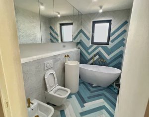 Appartement 4 chambres à vendre dans Cluj-napoca, zone Intre Lacuri